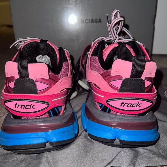 BALENCIAGA
Mesh Nylon Womens Track Sneakers Pink Black - Picture 4 of 5